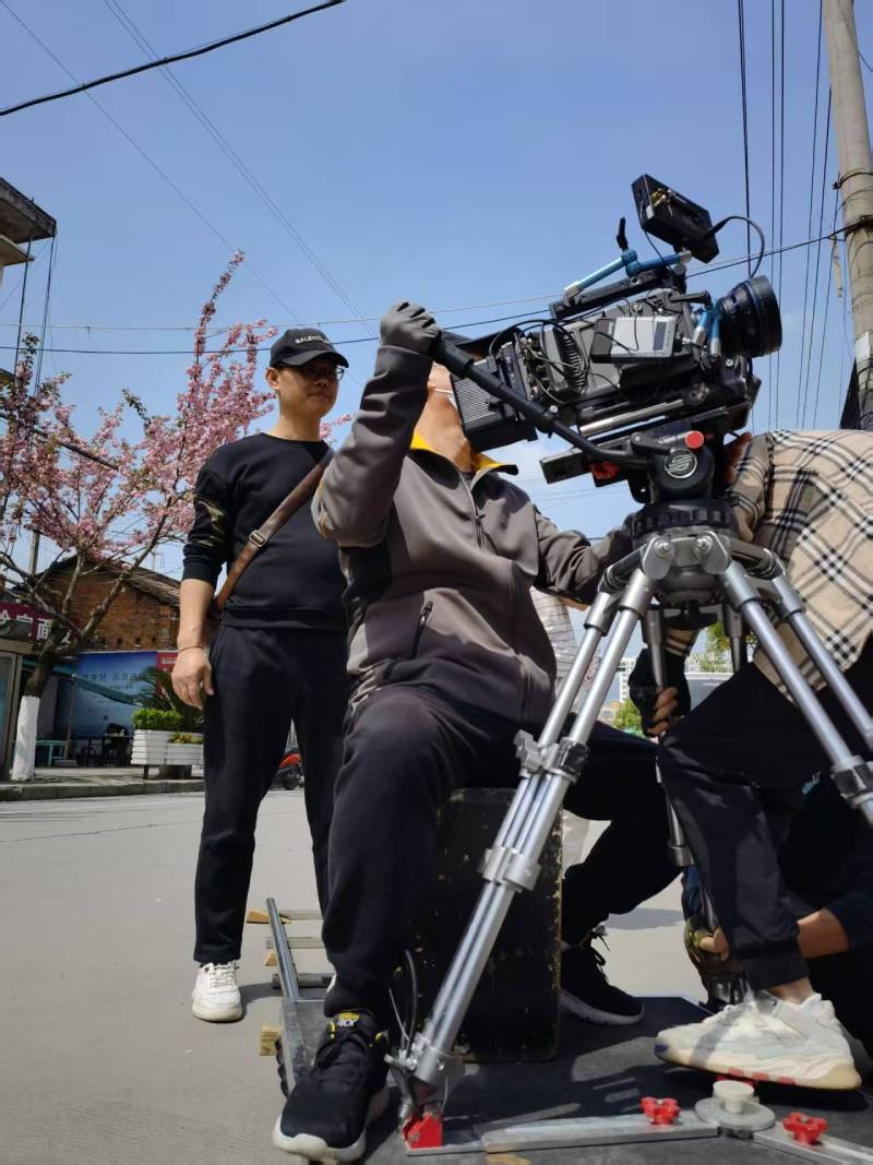 罗山县广告片拍摄：快消品牌爆款之选，网感内容适配社媒传播！