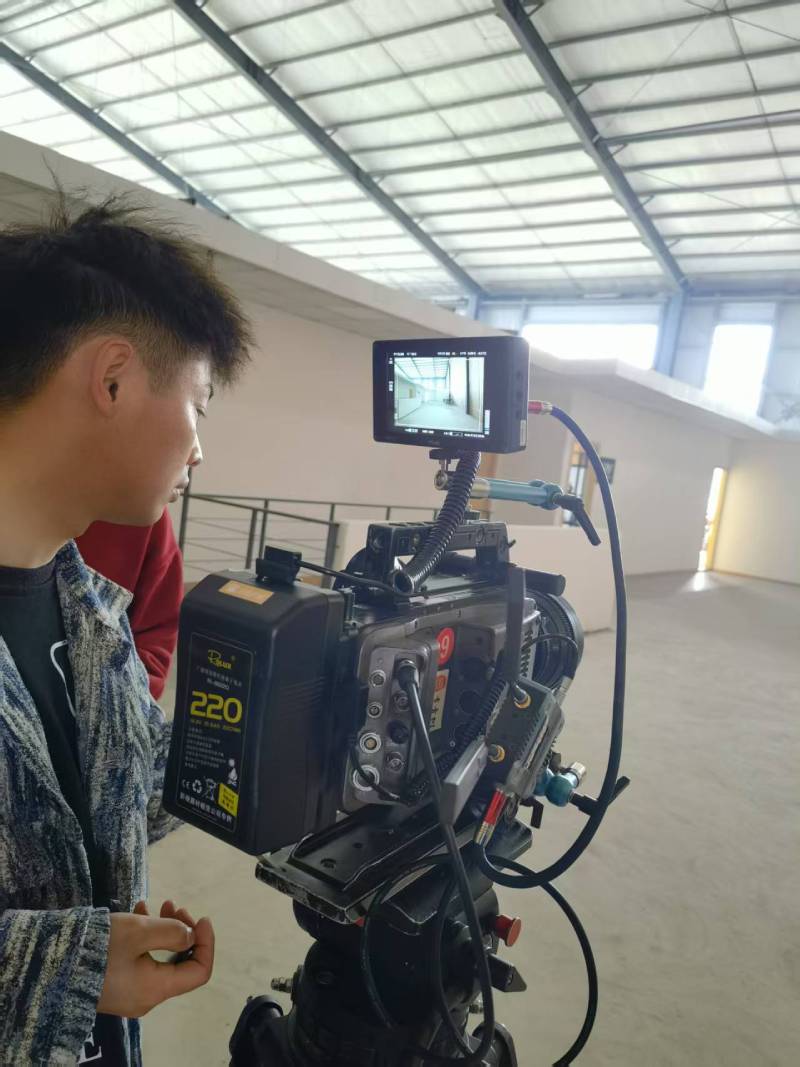 创新驱动，智领未来——罗山县TVC与广告片拍摄制作的创新实践